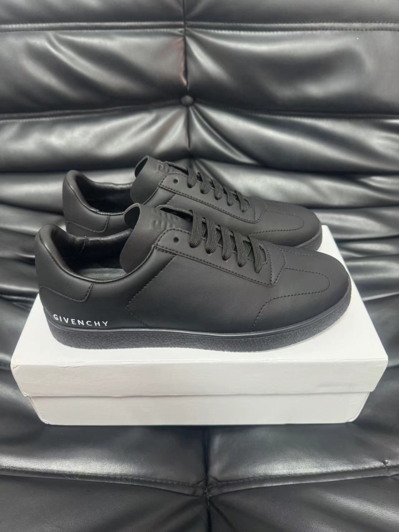 Givenchy Sneakers